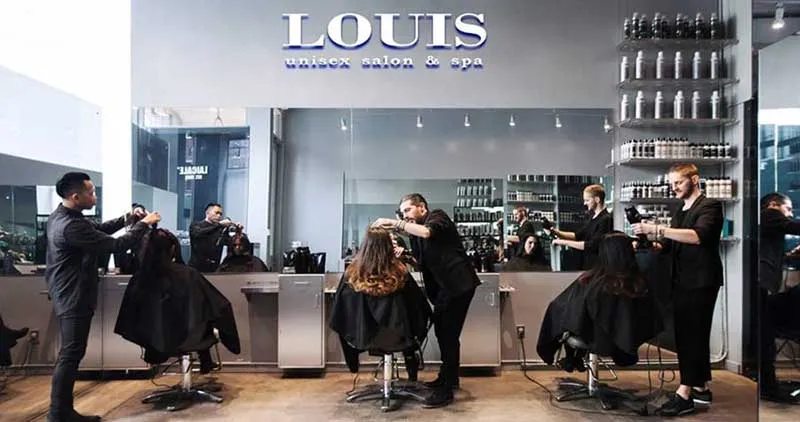 Modern salon interior representing the best salon franchise opportunities in India.